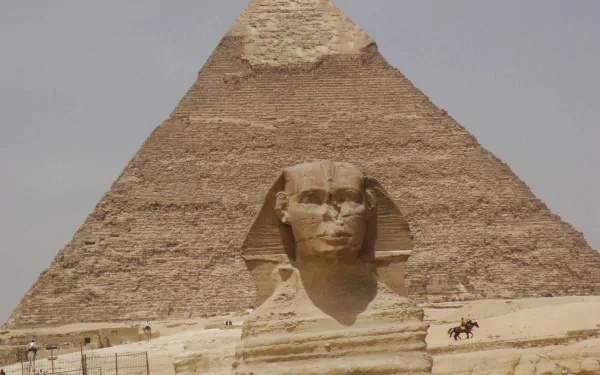 HD desktop wallpaper featuring the Great Pyramid of Giza and the Sphinx in Egypt, showcasing iconic man-made Egyptian landmarks.
