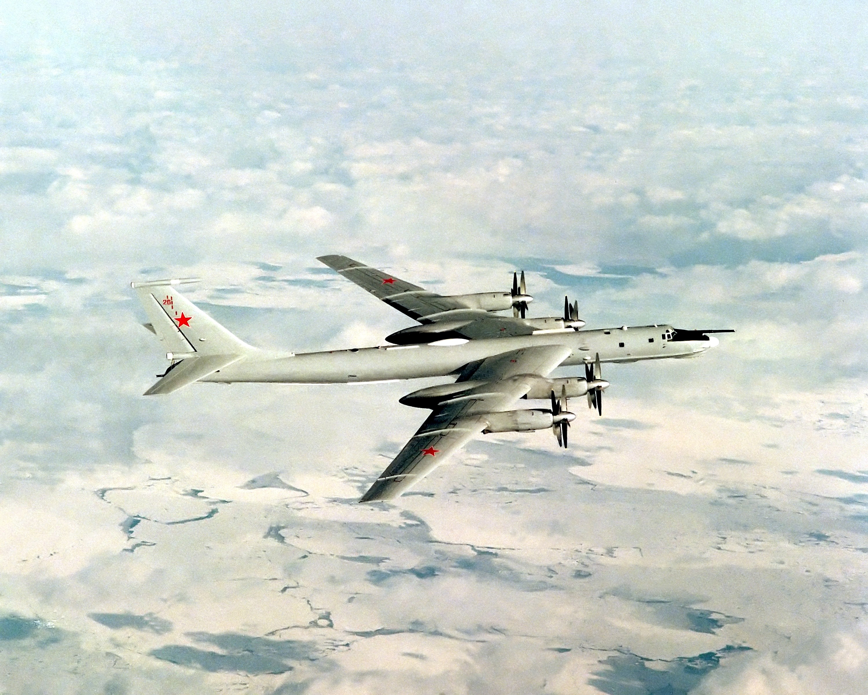 Military Tupolev Tu-95 HD Wallpaper | Background Image