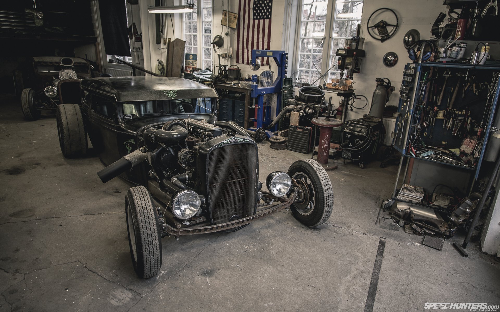 Download Vehicle Classic HD Wallpaper