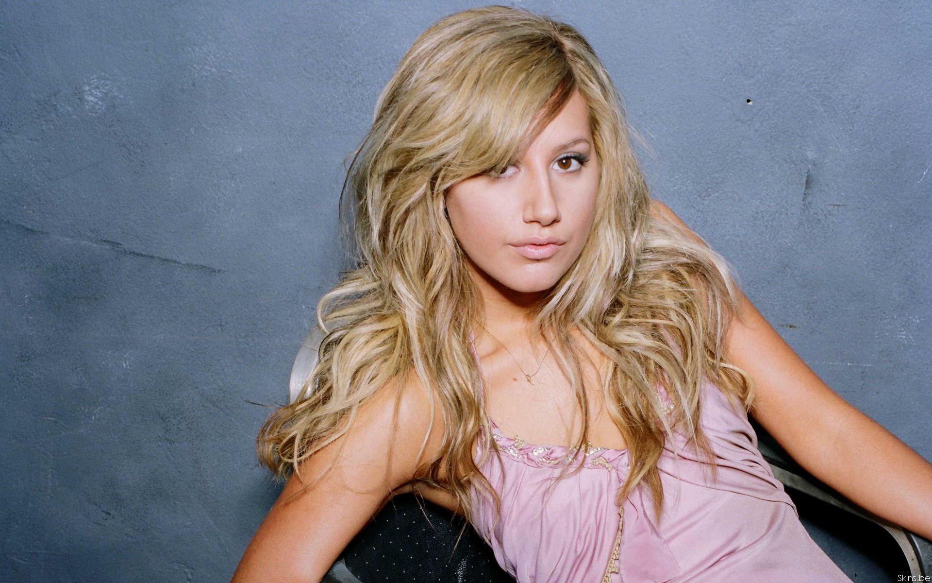 Celebrity Ashley Tisdale HD Wallpaper