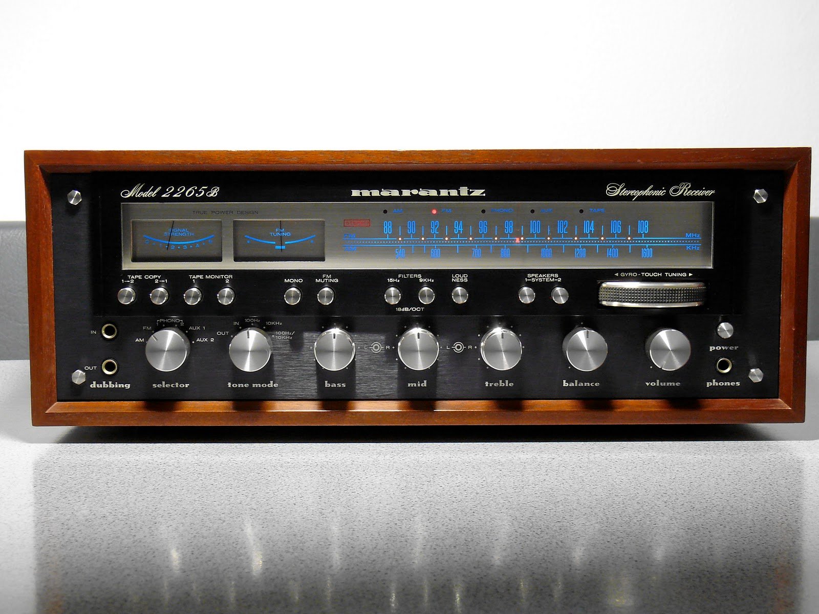 Download Man Made Marantz Wallpaper