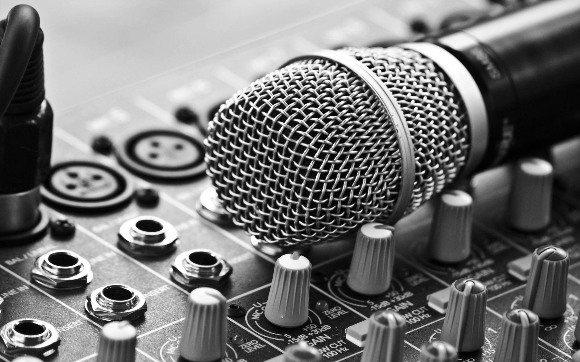 Condenser Microphone On Boom Stand With Headphones In Dark Studio Stock  Photo - Download Image Now - iStock