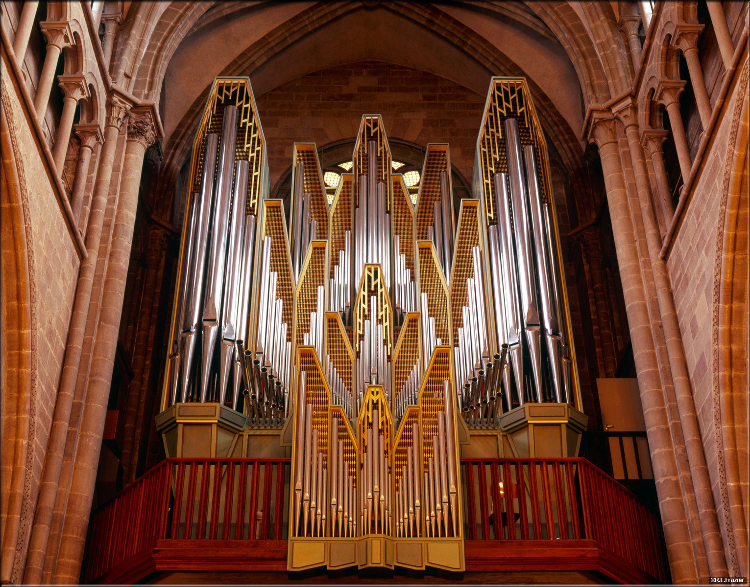 Download Religious St. Pierre Cathedral Wallpaper