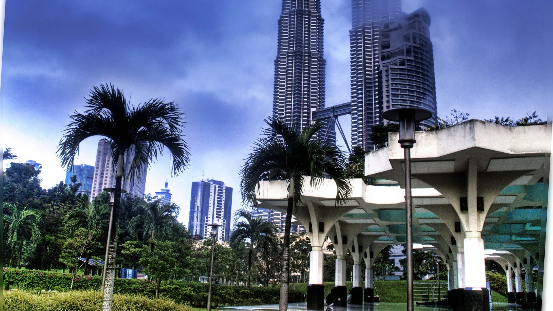 Download Man Made Petronas Towers HD Wallpaper