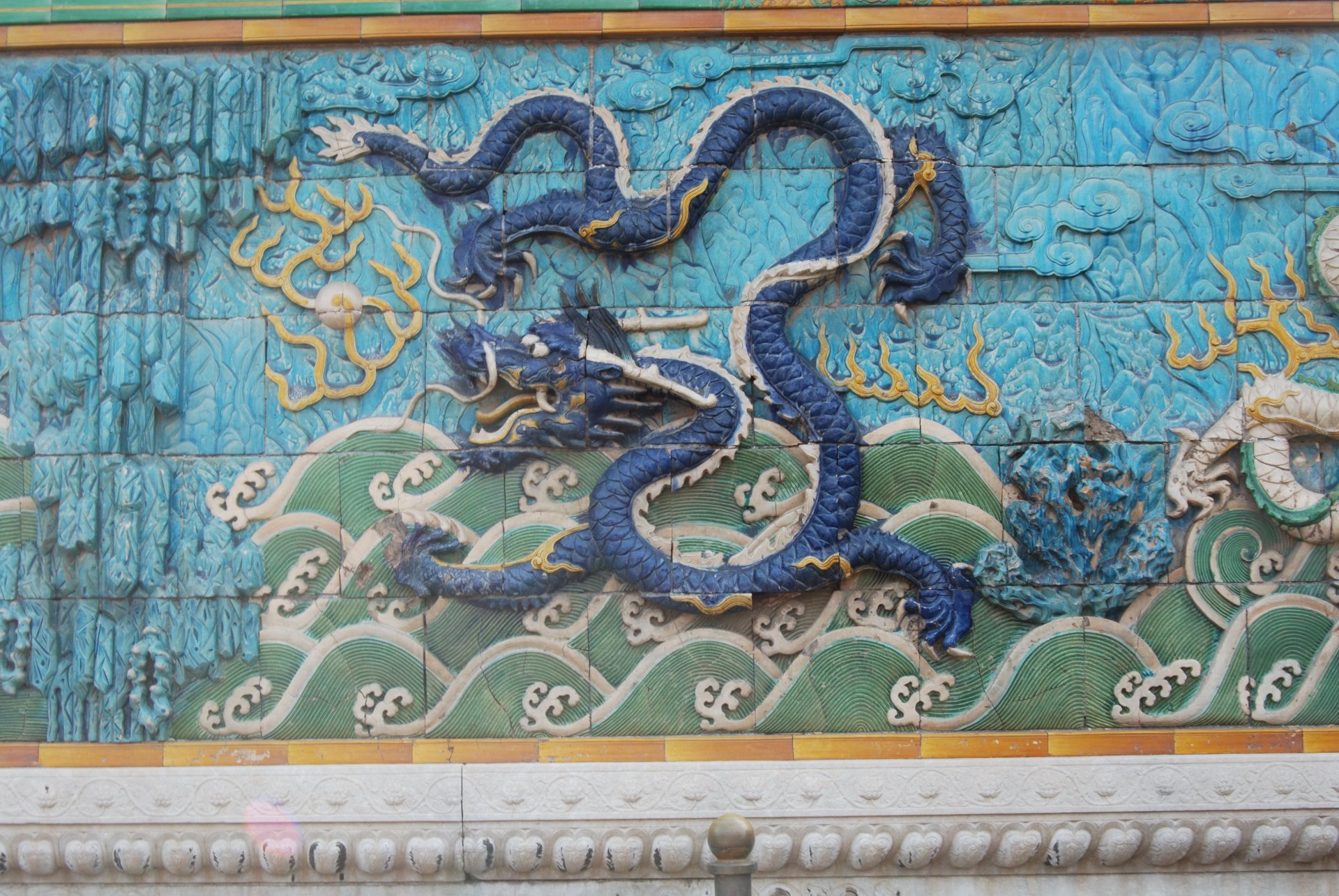 Download Man Made Nine-dragon Wall 4k Ultra HD Wallpaper