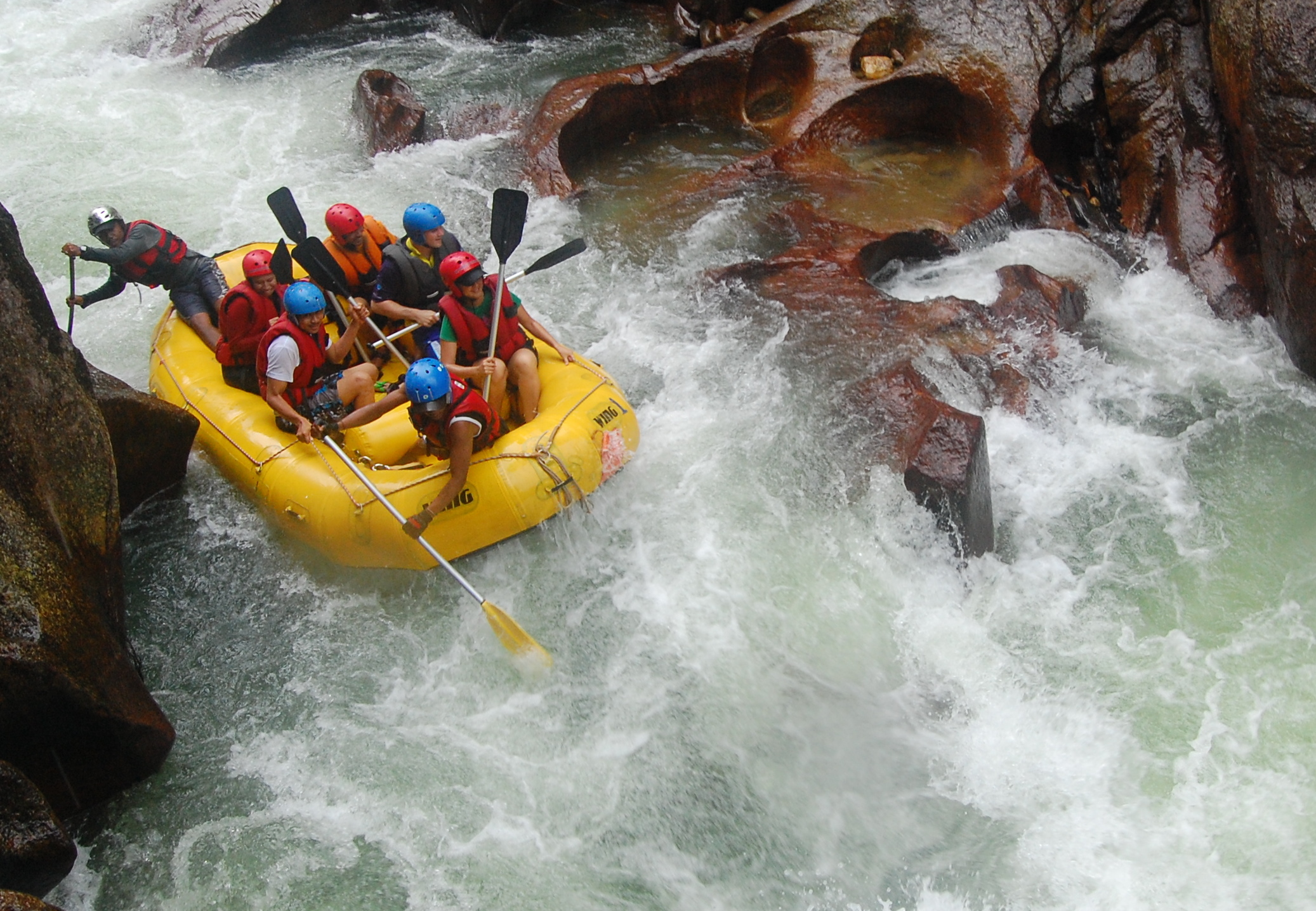 Sports White Water Rafting HD Wallpaper | Background Image
