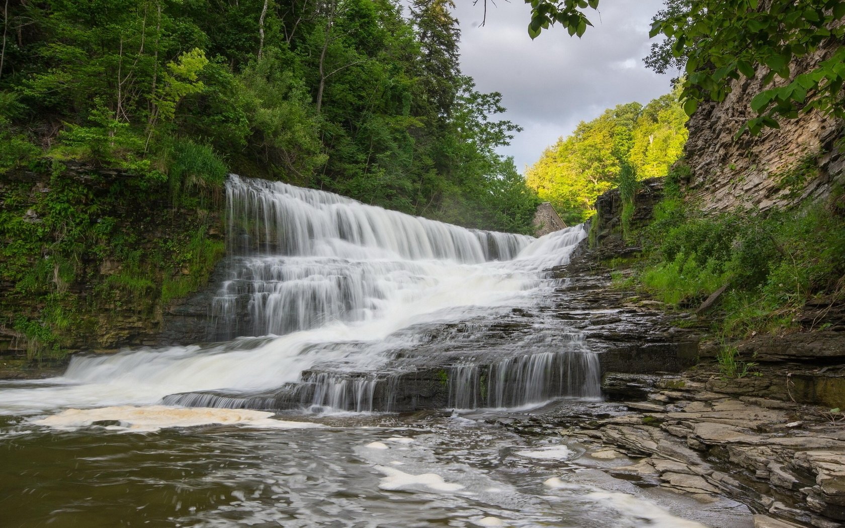 Download Nature Waterfall Wallpaper