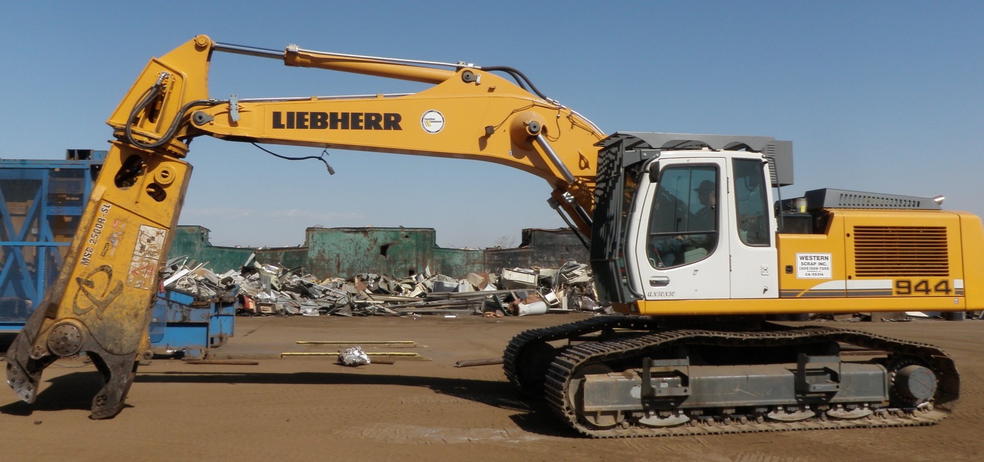 Download Vehicle Liebherr 944 Excavator HD Wallpaper