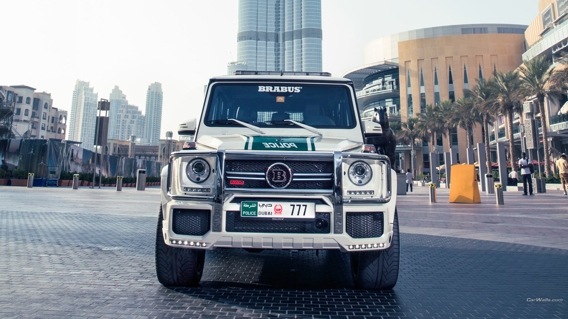 Гелик в дубае. Mercedes g63 Brabus Dubai. G63 AMG Dubai. G63 Brabus полиция. Mercedes Benz g63 AMG Dubai.
