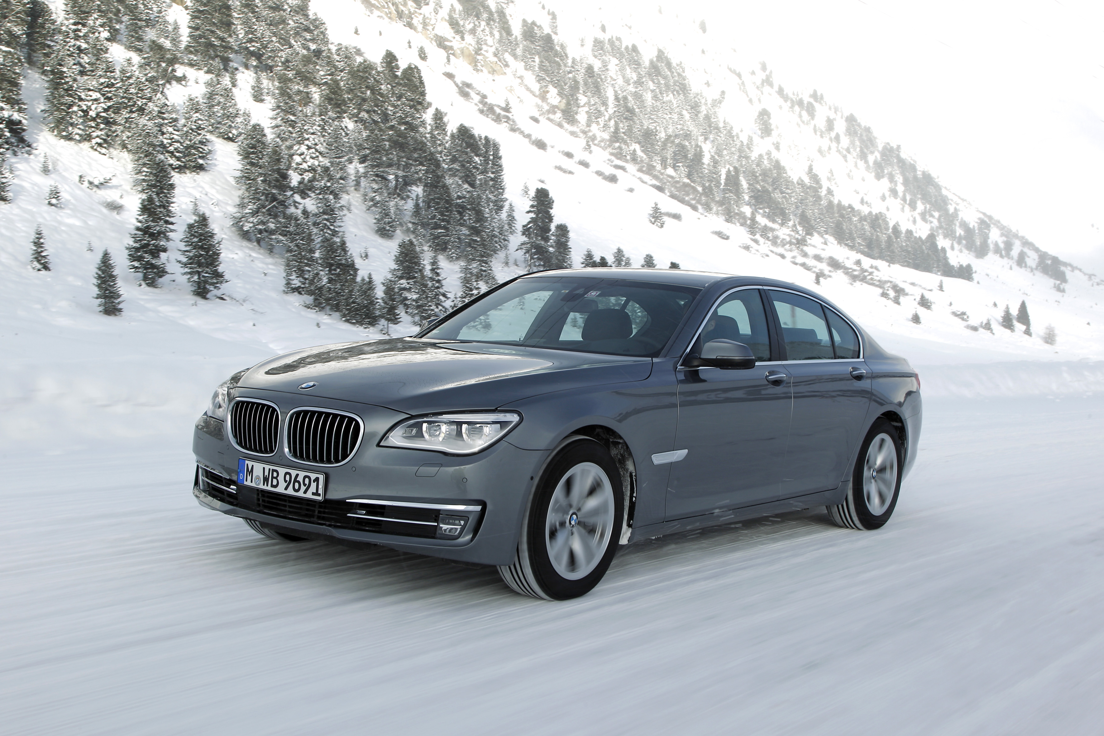 Vehicles 2013 Bmw 7-Series HD Wallpaper | Background Image