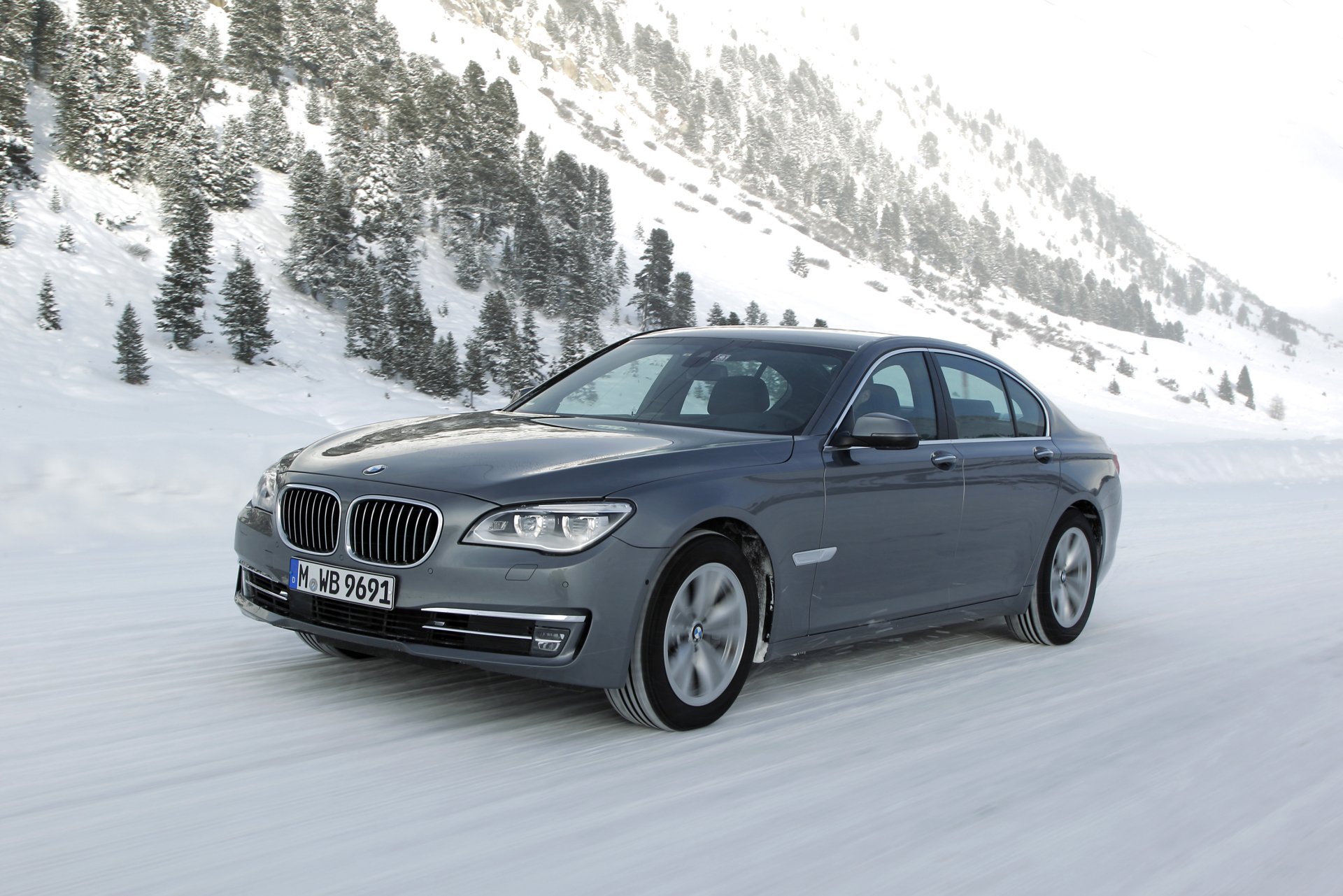 Download Vehicle 2013 Bmw 7-series HD Wallpaper