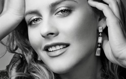 Celebrity Alicia Silverstone HD Desktop Wallpaper | Background Image