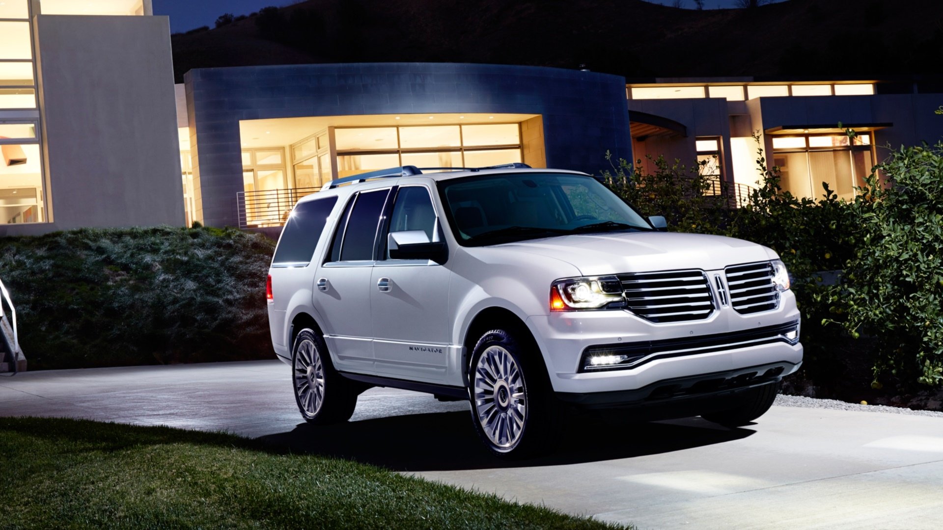Download Vehicle Lincoln Navigator HD Wallpaper