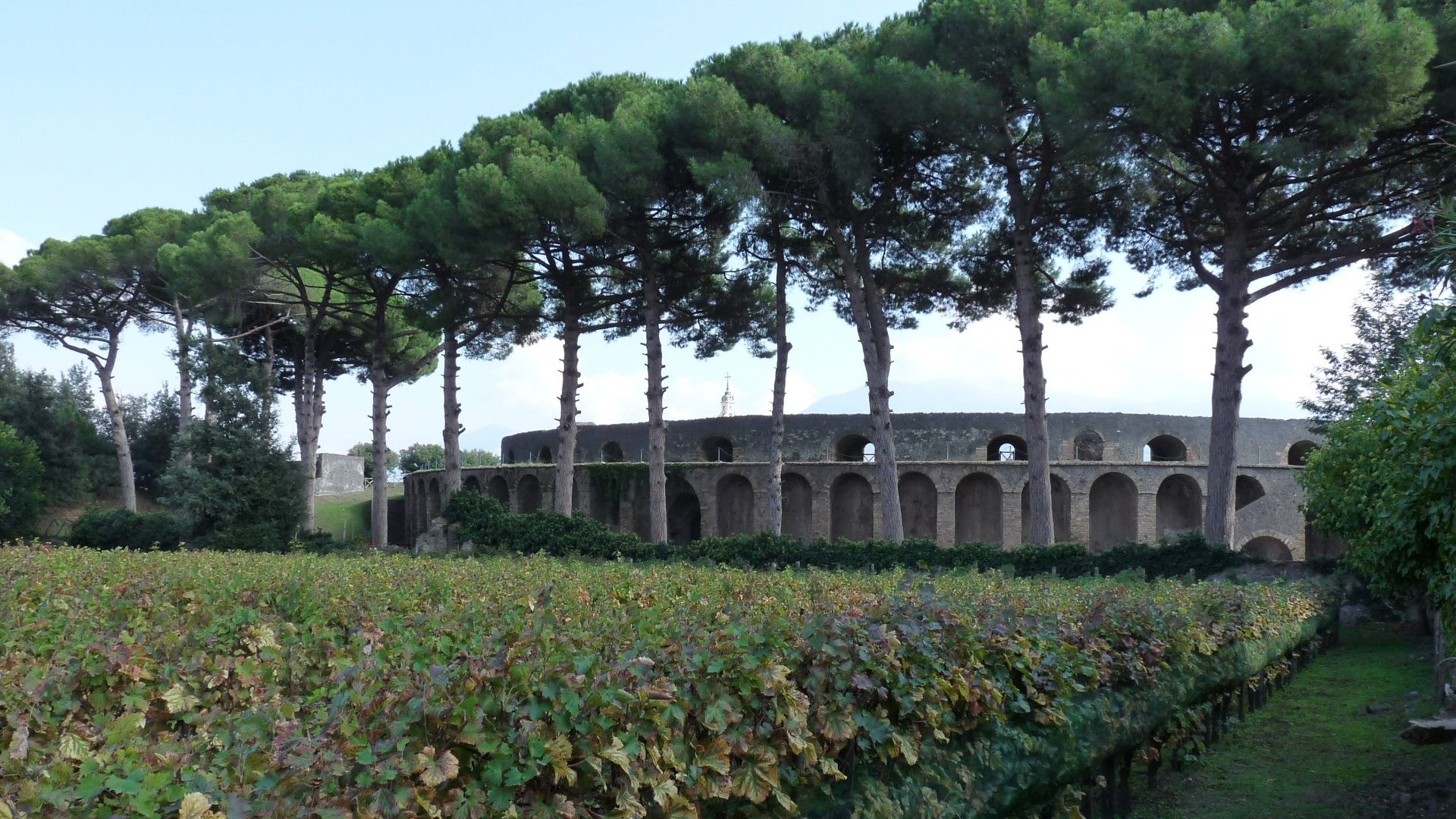 Download Man Made Amphitheatre Of Pompeii HD Wallpaper