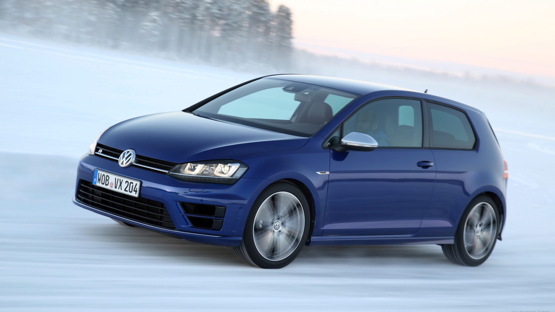 Download Vehicle Volkswagen Golf R HD Wallpaper