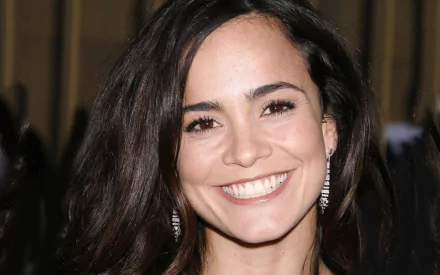 actress Brazilian Celebrity Alice Braga HD Desktop Wallpaper | Background Image