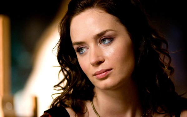 Celebrity Emily Blunt English Actress HD Wallpaper | Background Image