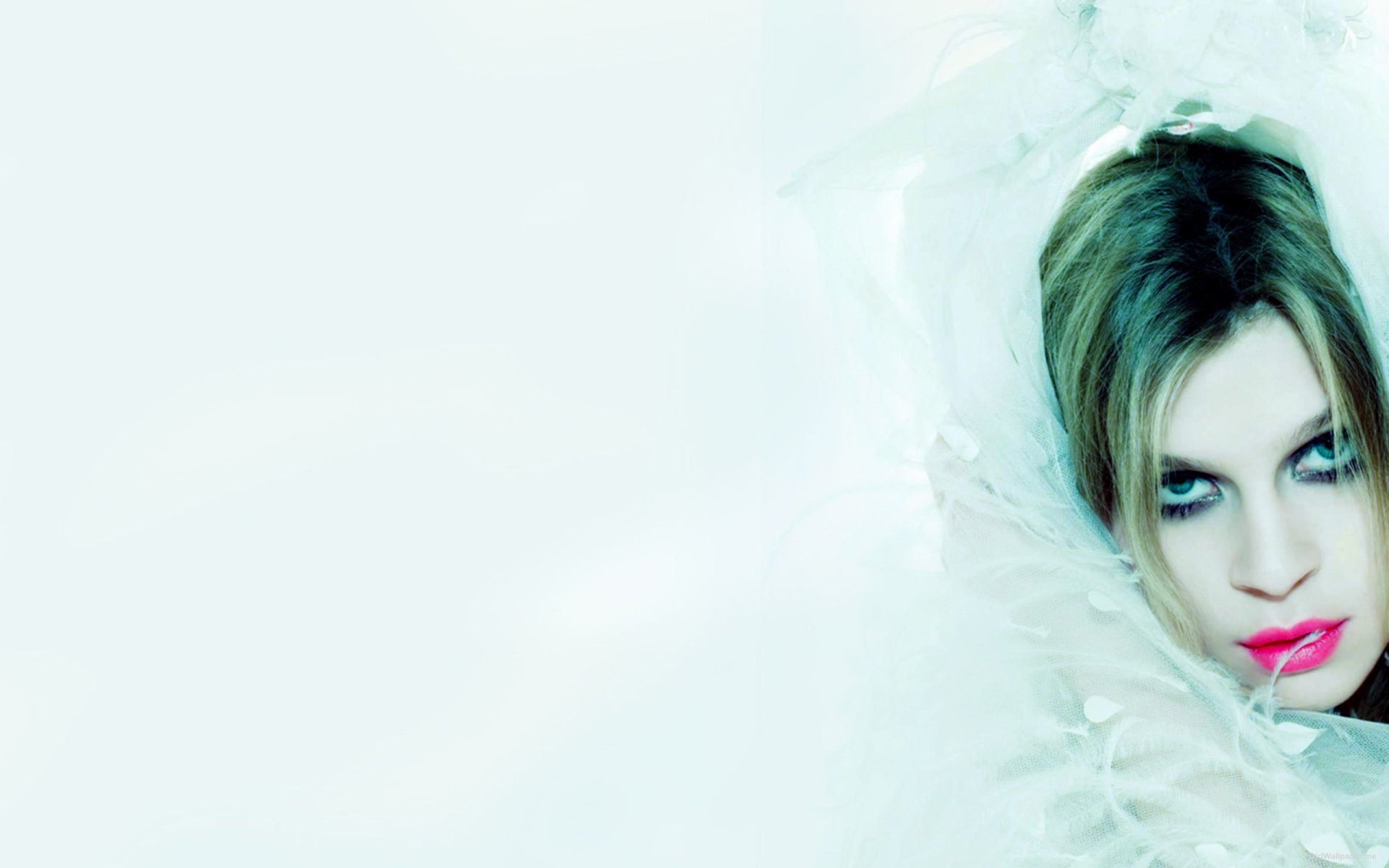 Download French Actress Celebrity Clémence Poésy HD Wallpaper