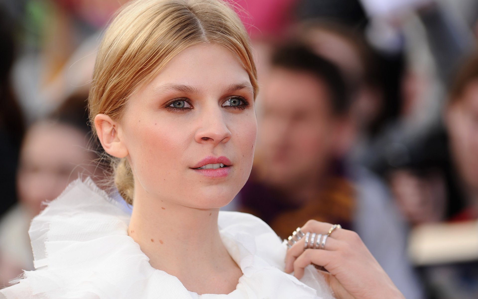 Download French Actress Celebrity Clémence Poésy HD Wallpaper