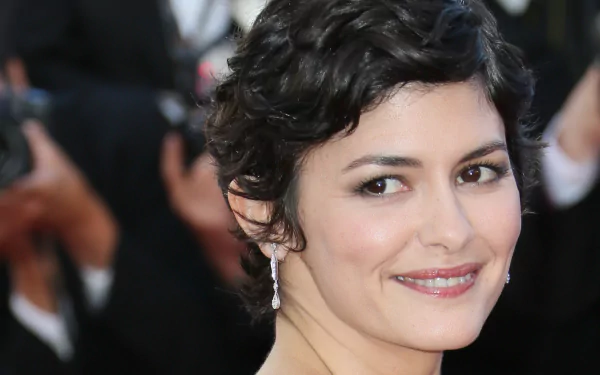 French actress Celebrity Audrey Tautou HD Desktop Wallpaper | Background Image