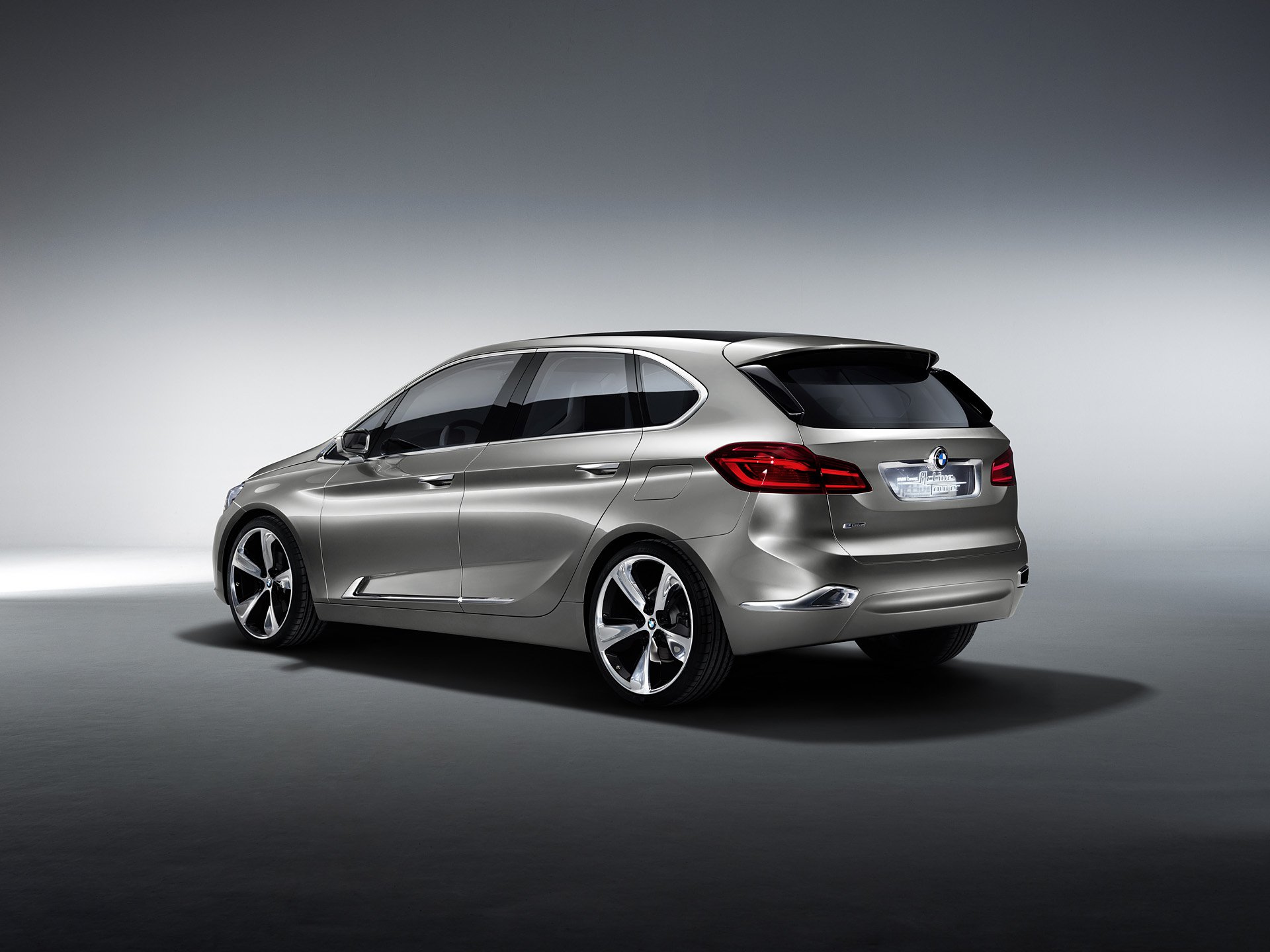 Download BMW Vehicle BMW Concept Active Tourer HD Wallpaper