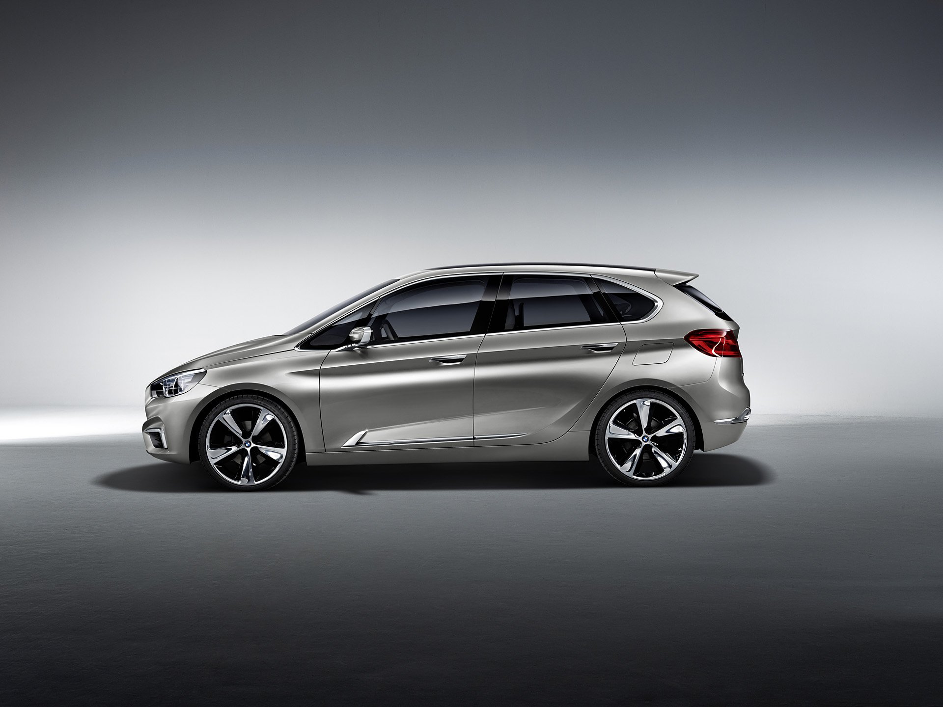 Download BMW Vehicle BMW Concept Active Tourer HD Wallpaper