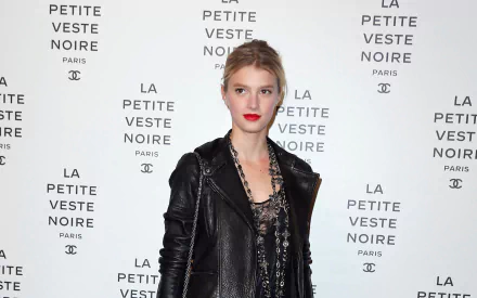 French model woman Sigrid Agren HD Desktop Wallpaper | Background Image