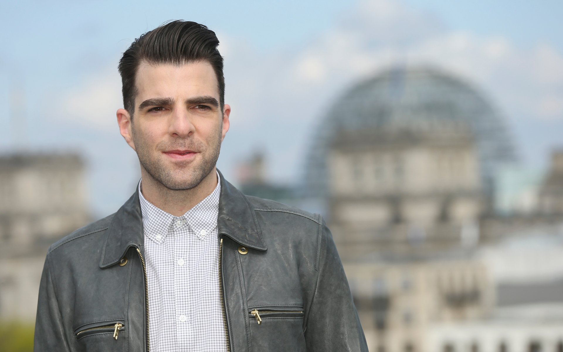 Download American Actor Celebrity Zachary Quinto HD Wallpaper