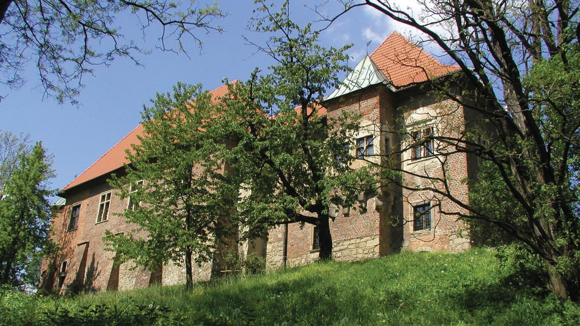 Download Man Made Debno Castle HD Wallpaper