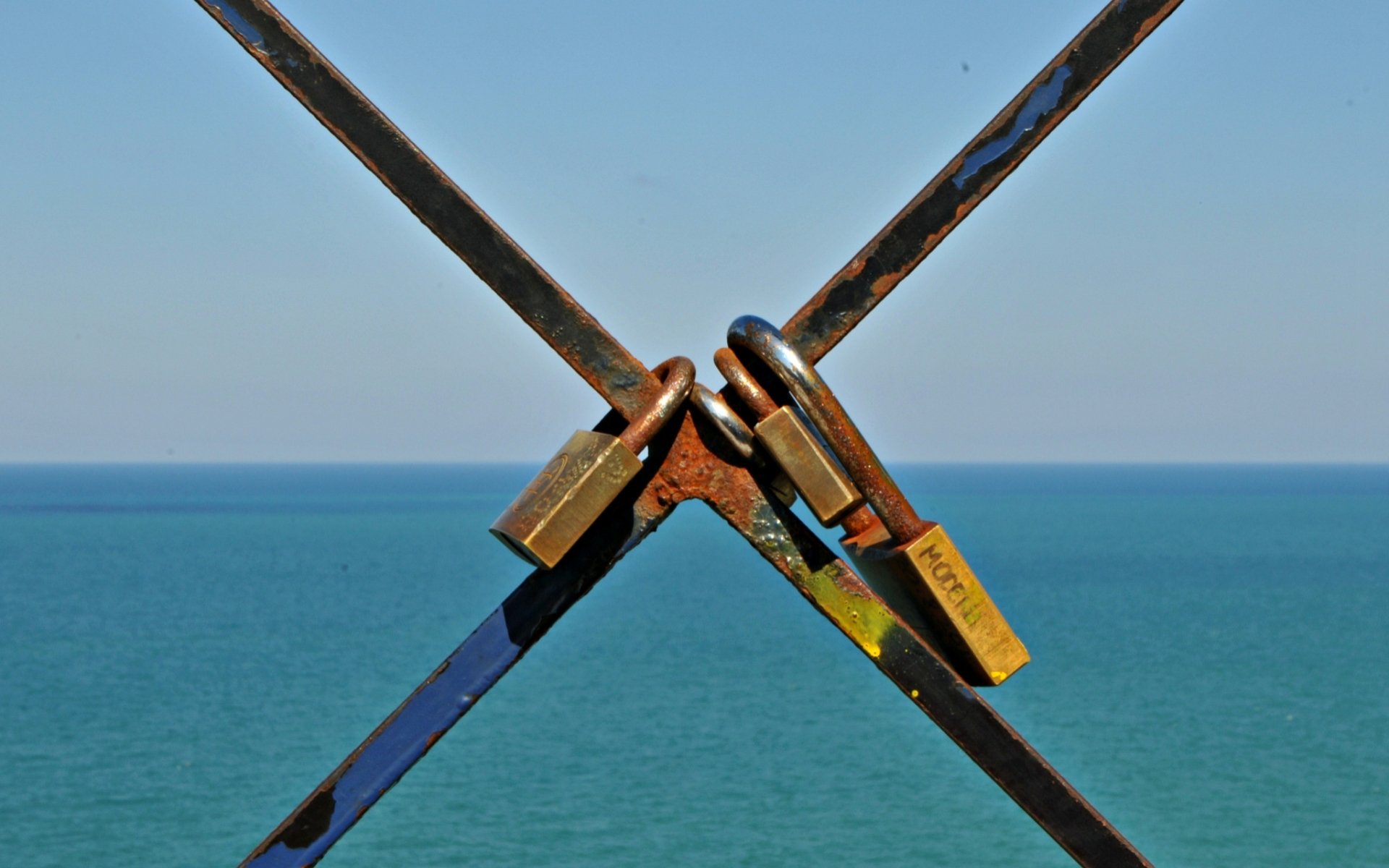 Download Man Made Padlock HD Wallpaper