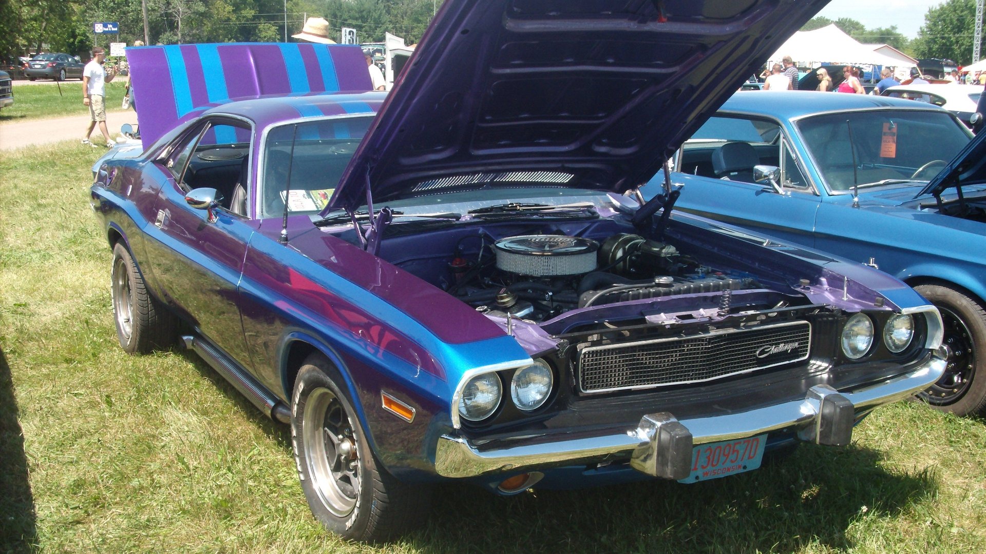 Download Vehicle Dodge Challenger HD Wallpaper