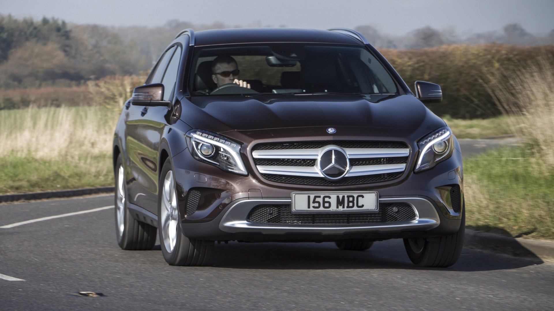 Download Vehicle Mercedes-Benz GLA-Class HD Wallpaper