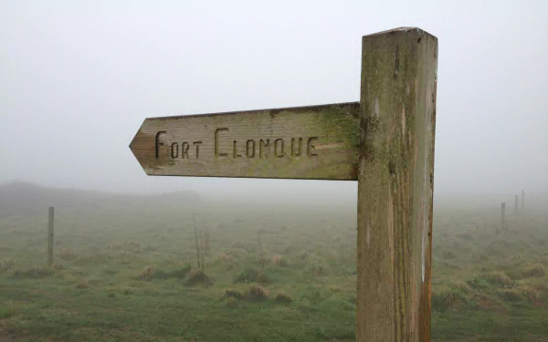  Sign to Fort Clonque