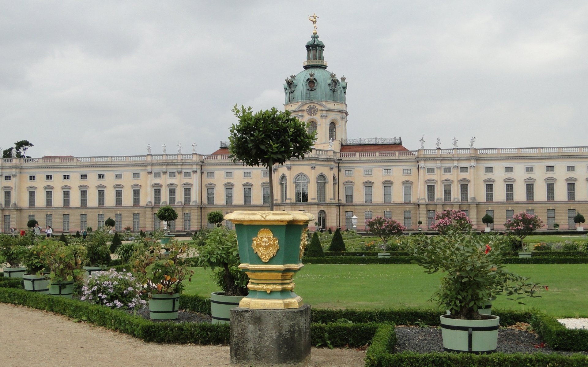 Download Man Made Charlottenburg Palace HD Wallpaper