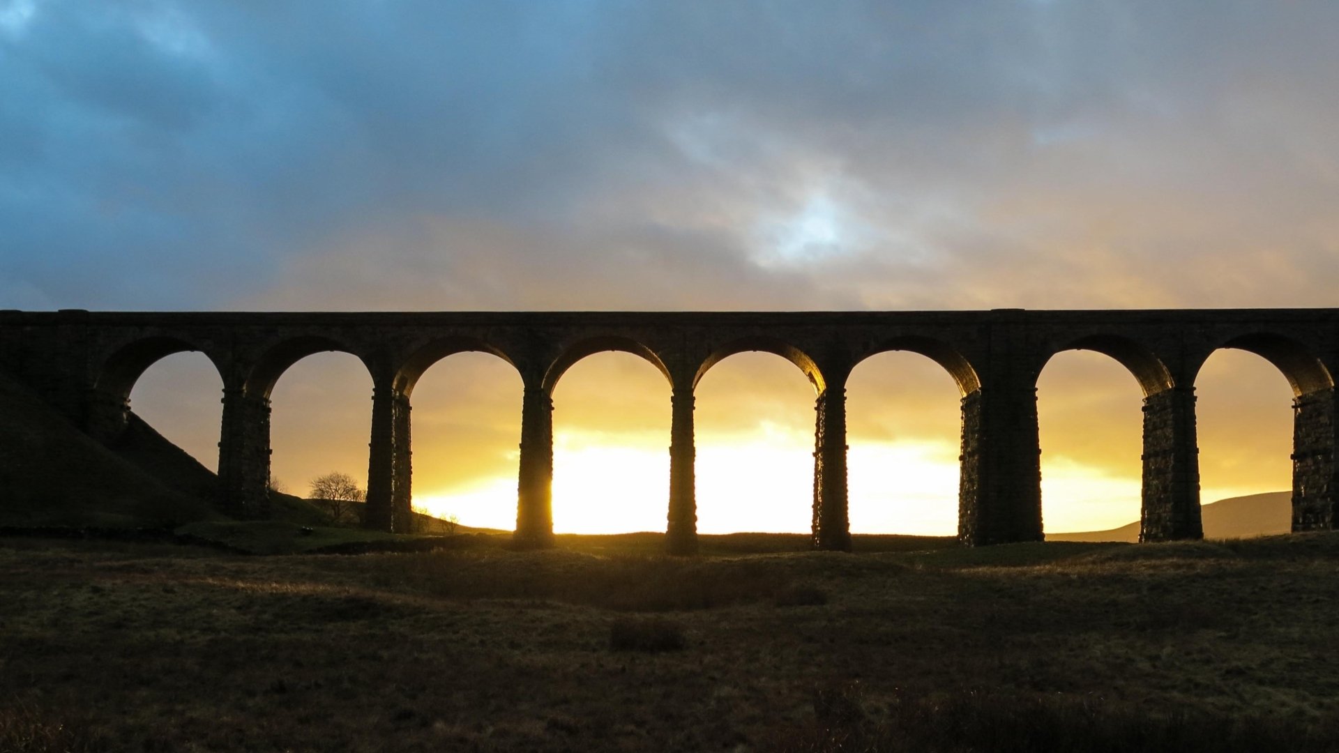 Download Man Made Ribblehead Viaduct HD Wallpaper