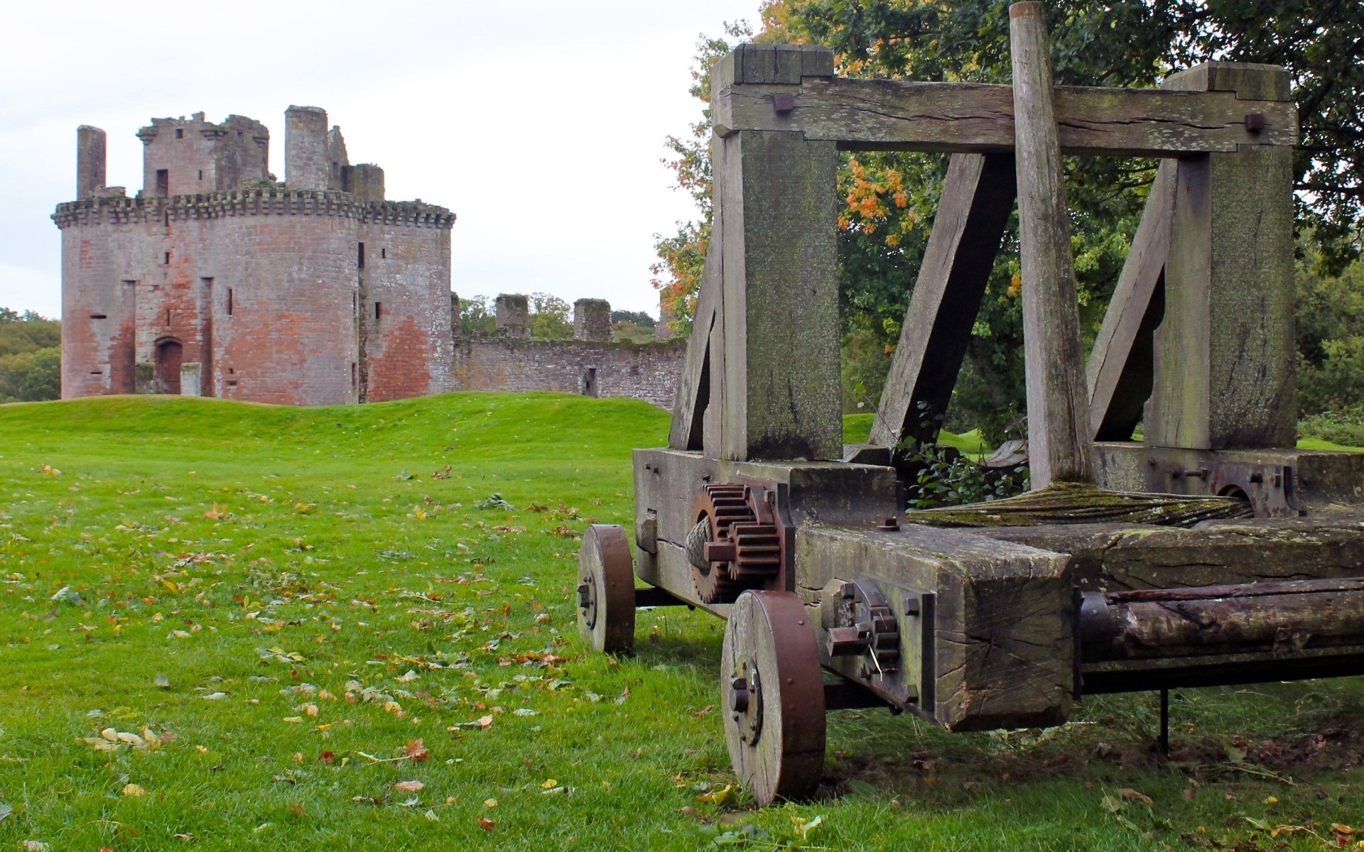 Download Man Made Caerlaverock Castle HD Wallpaper