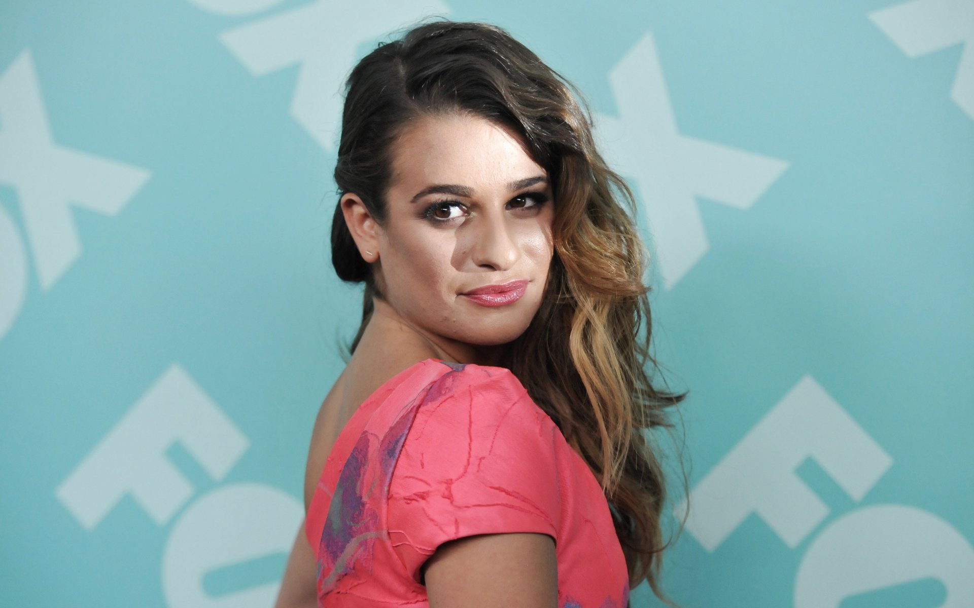 Download American Actress Celebrity Lea Michele HD Wallpaper