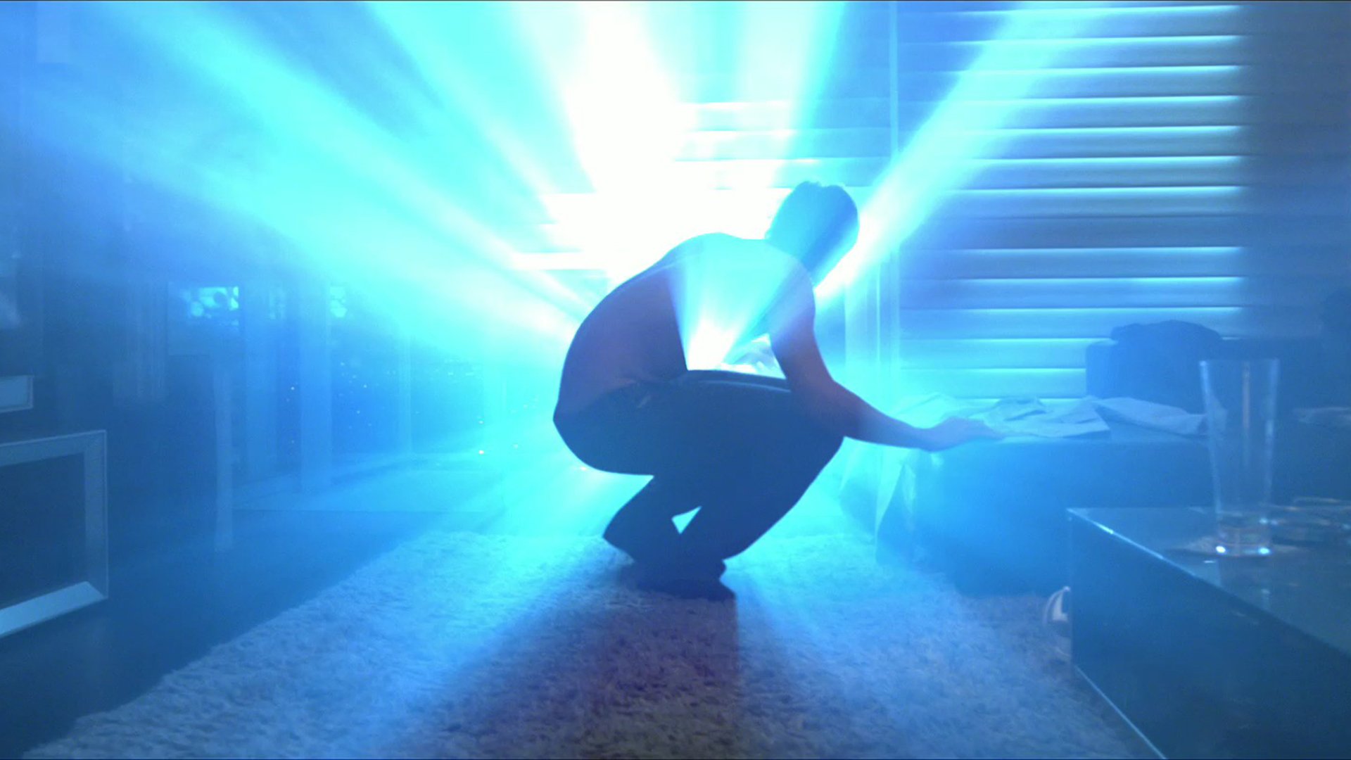 Download Movie Skyline (2010) HD Wallpaper