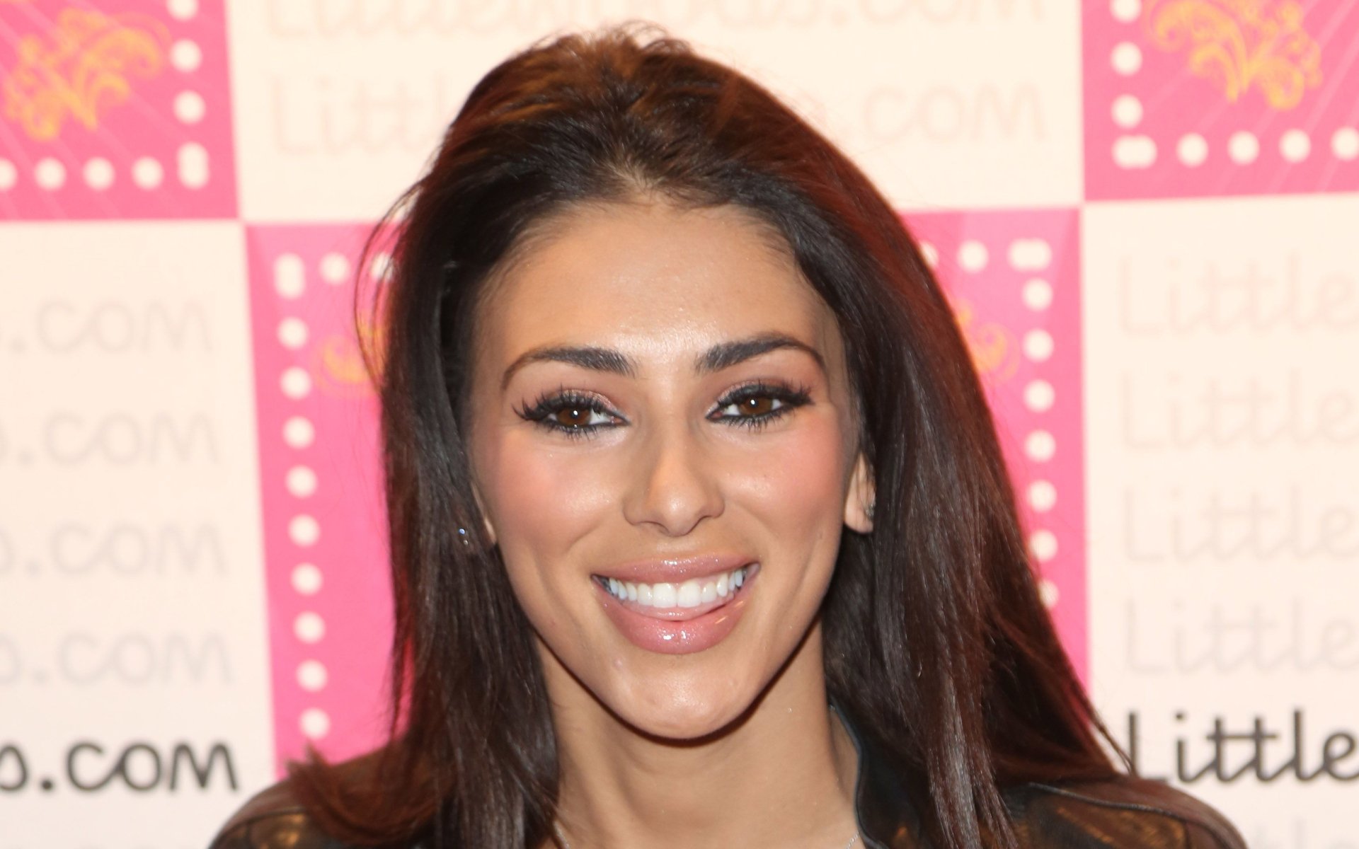 Download Irish Model Celebrity Georgia Salpa HD Wallpaper