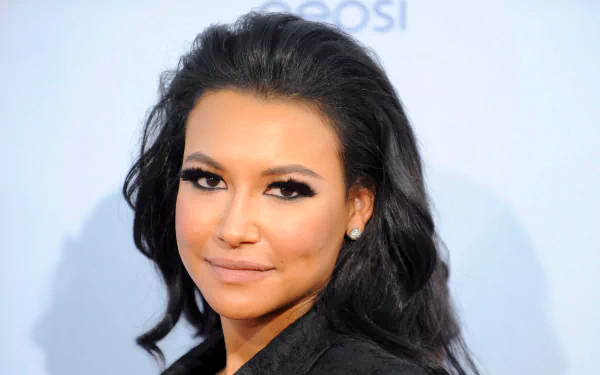American actress Celebrity Naya Rivera HD Desktop Wallpaper | Background Image