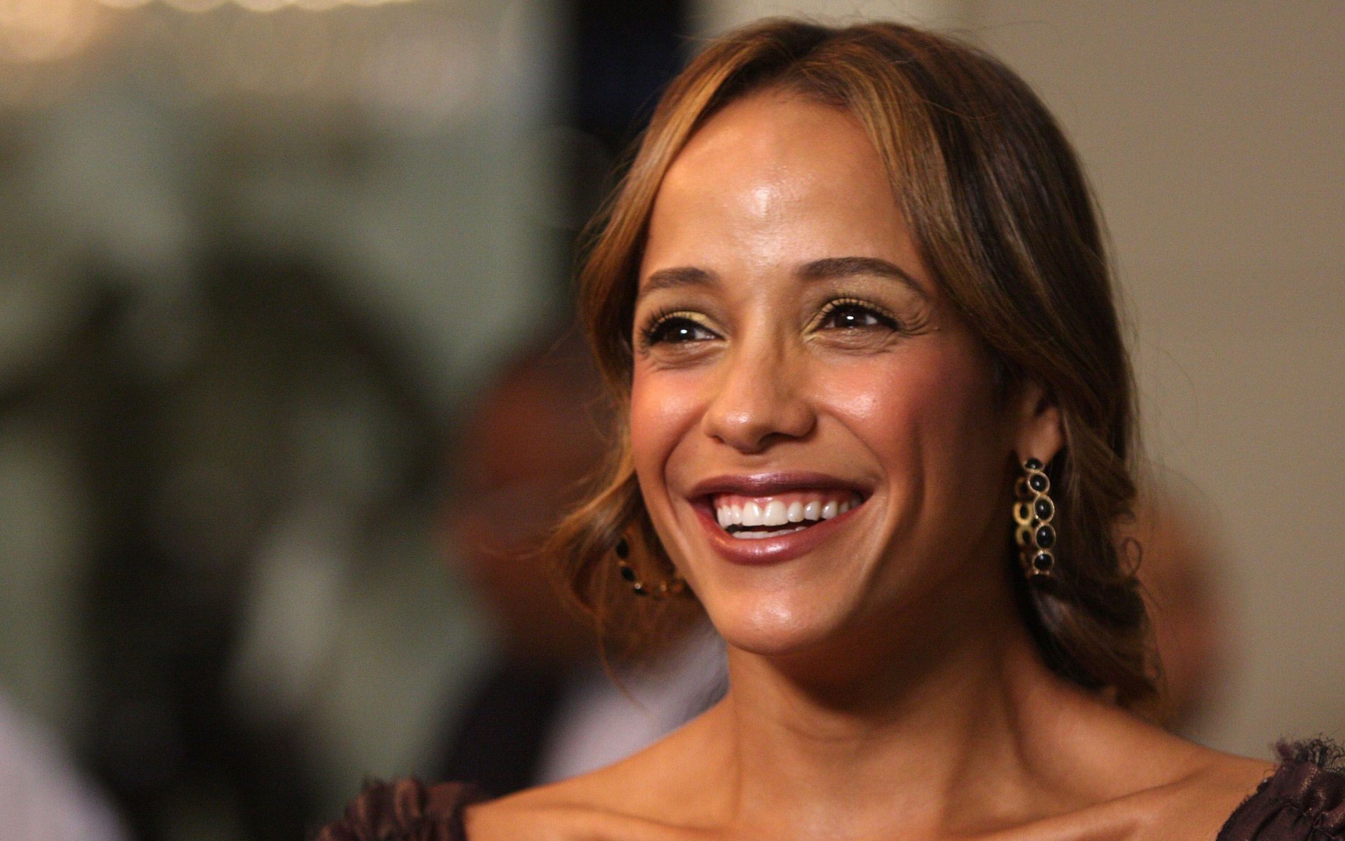 Download American Actress Celebrity Dania Ramirez HD Wallpaper