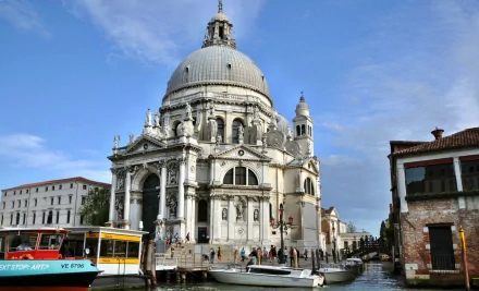  Cathedral Santa Maria della Salute,Venice