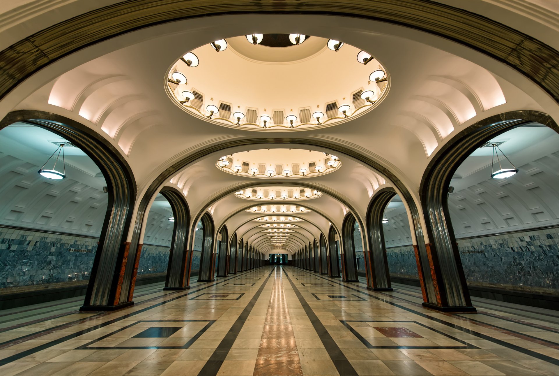 Download Train Station Columns Russia Tunnel Railroad Underground Moscow Man Made Subway  HD Wallpaper
