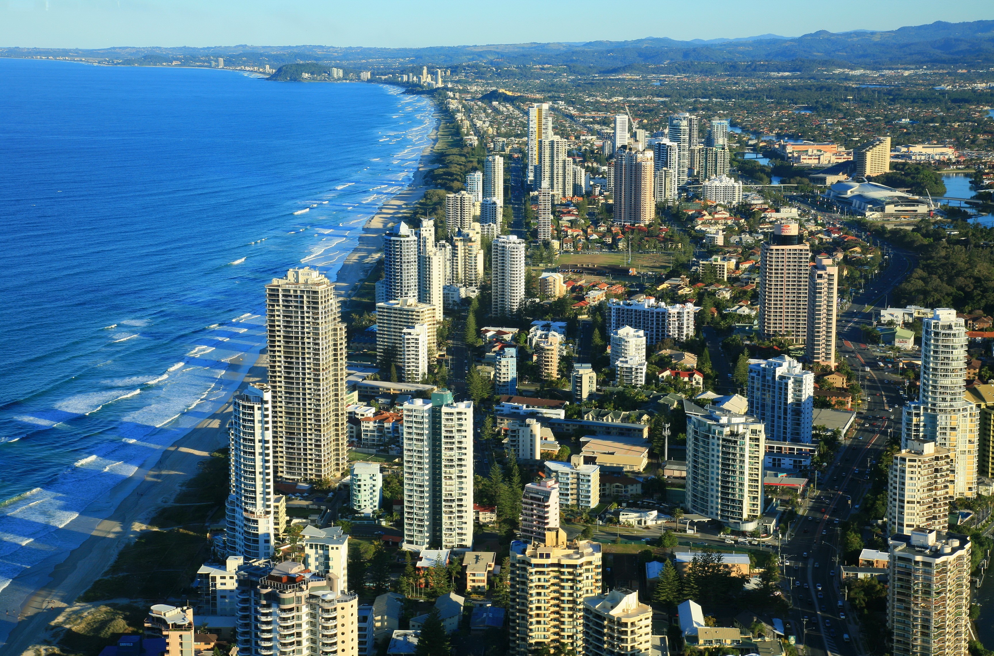 Man Made Gold Coast HD Wallpaper | Background Image