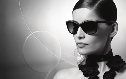 model French Celebrity Laetitia Casta HD Desktop Wallpaper | Background Image