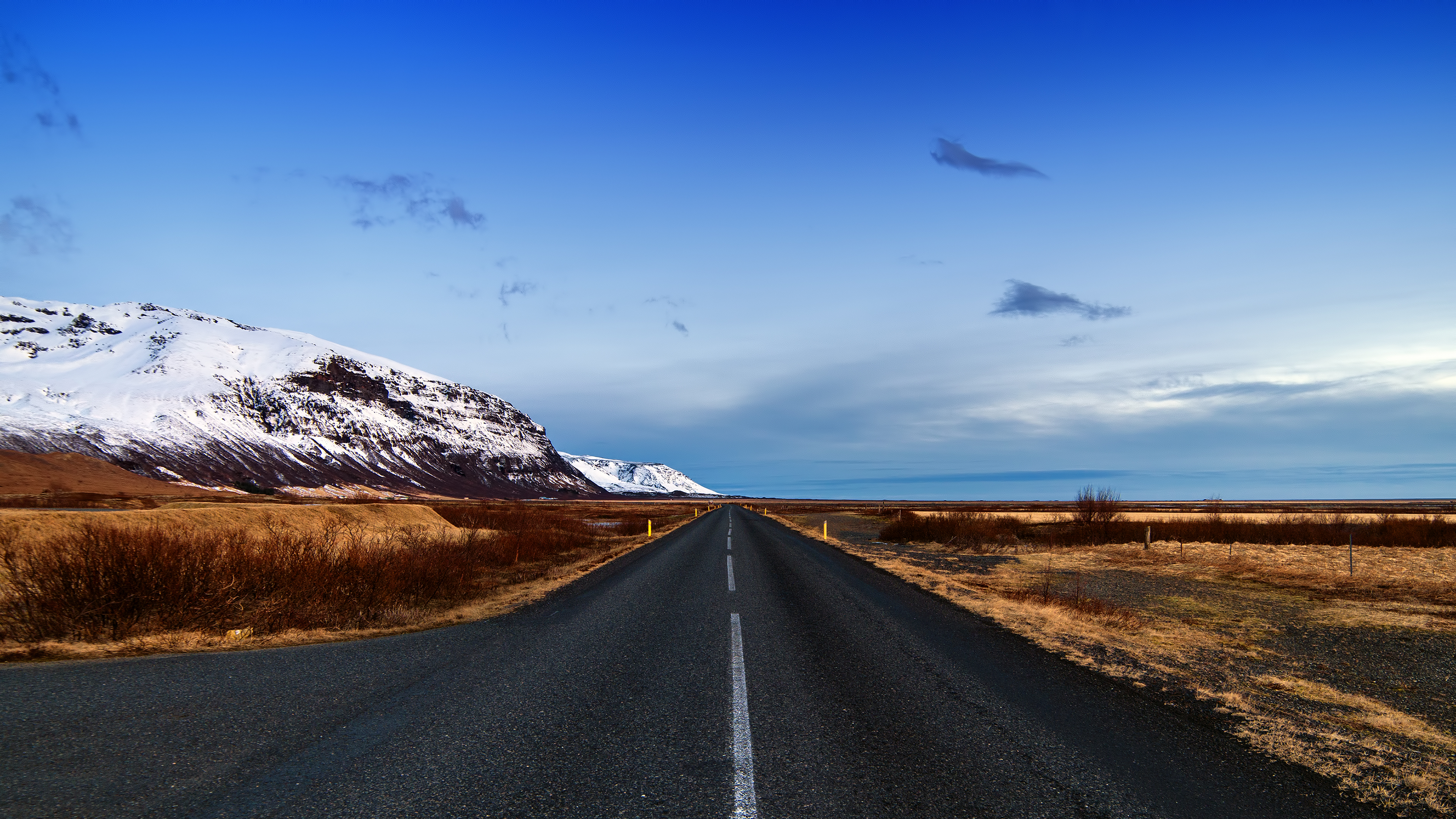 Road through the Mountains of Iceland 4k  Ultra Fond d 