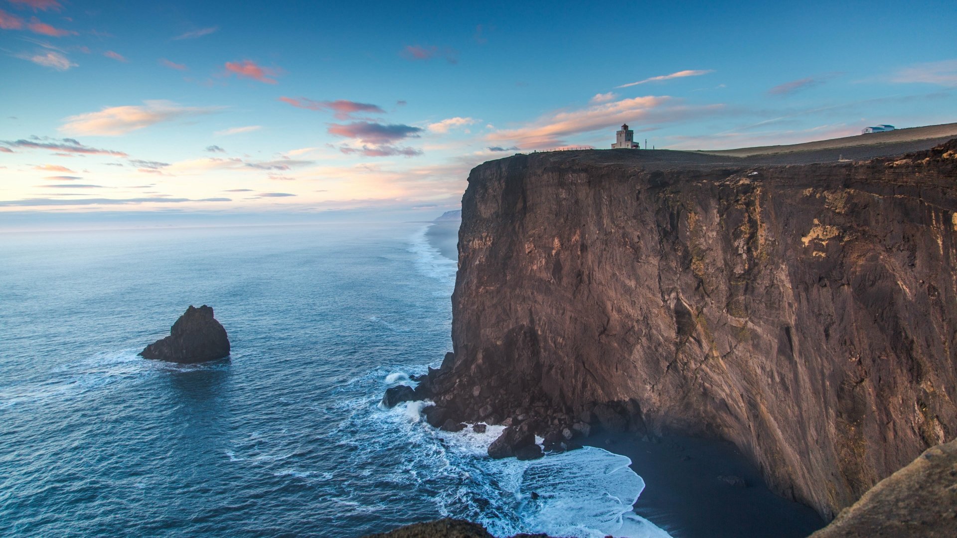 The cliff 4. Утёсы мохер Ирландия. Утёсы мохер Ирландия ночной вид. Мыс Норт хед.