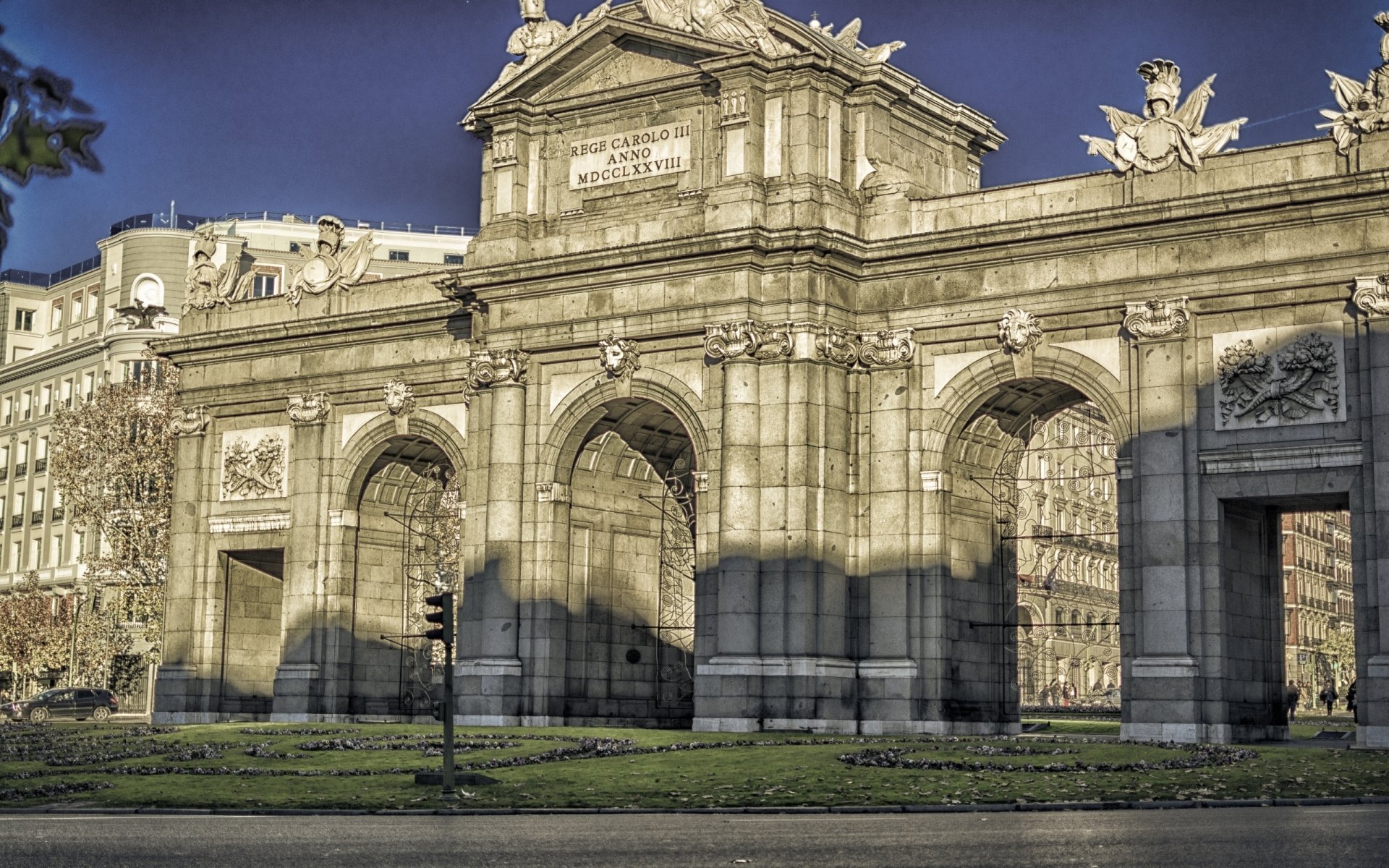 Download Man Made Puerta De Alcalá HD Wallpaper