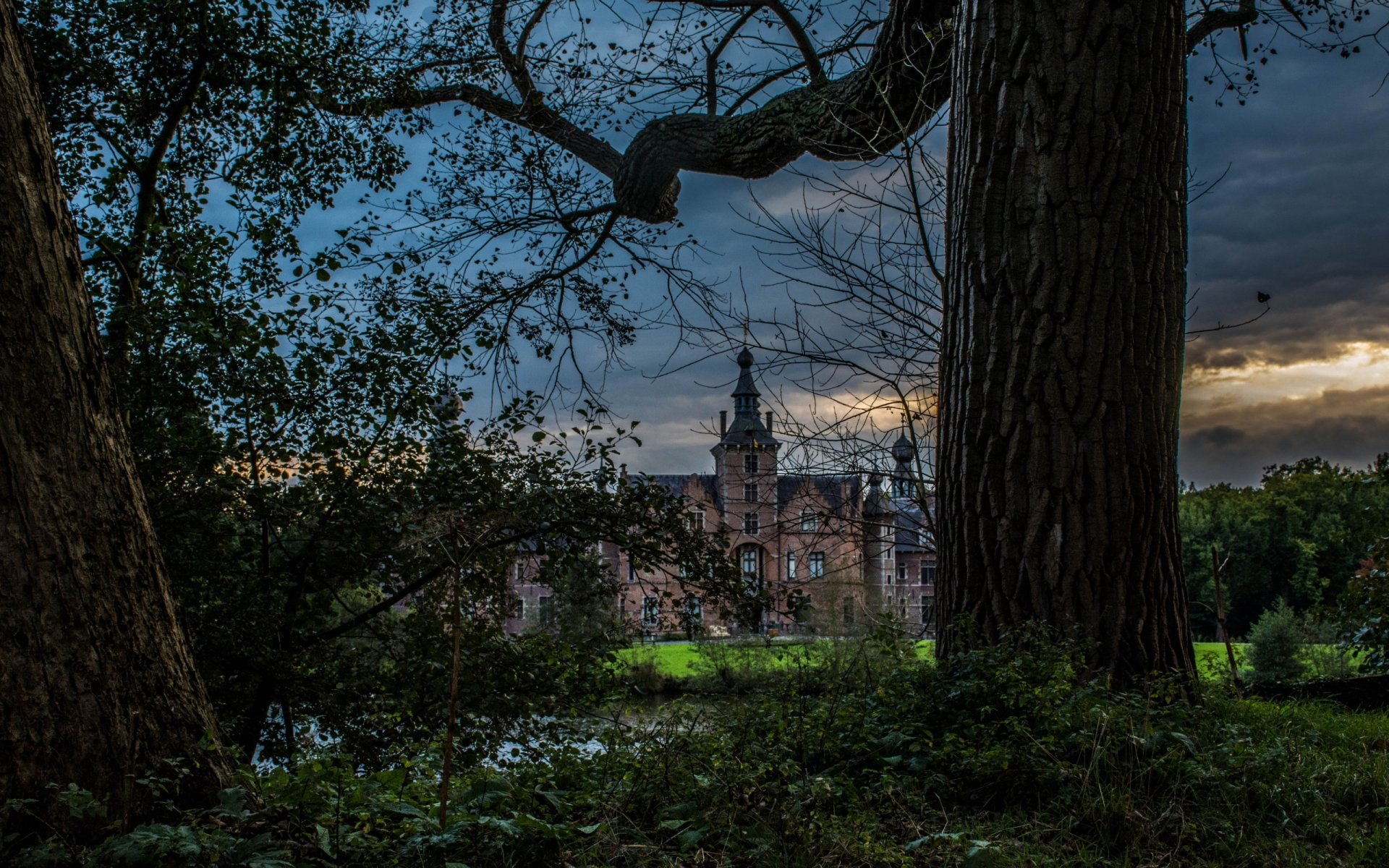 Download Man Made Ooidonk Castle HD Wallpaper