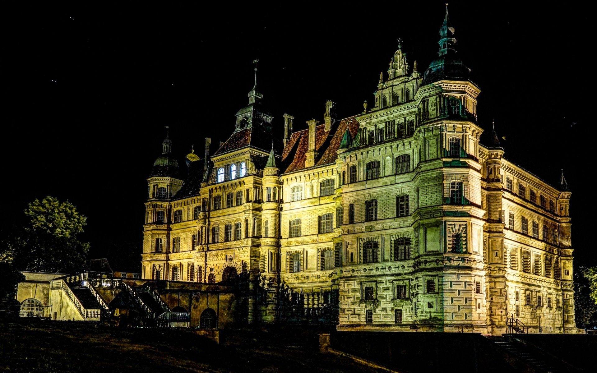 Download Man Made Güstrow Palace HD Wallpaper